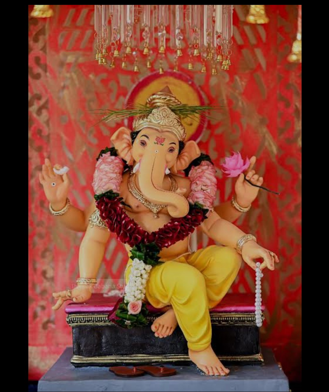 बुधवार के ये चमत्कारी उपाय अपनाएं, बनेंगे बिगड़े रिश्ते और बढ़ेगा प्यार