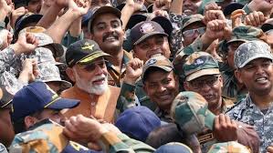 ऑपरेशन सिंदूर के बाद आदमपुर एयरबेस पहुंचे पीएम मोदी
